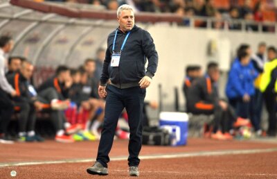 Șumudică, exasperat după meciul cu FCSB: "Mi-a lăsat unul niște clei pe ceafă, cred că mâncase vată pe băț" :)