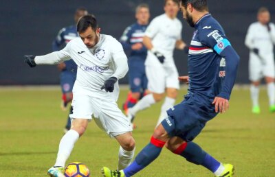 VIDEO Pandurii tremură pentru rămânerea în Liga 1 după înfrângerea cu ACS Poli Timișoara, scor 1-3