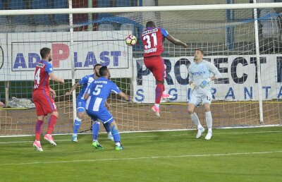 VIDEO "Bizonul" a muşcat din Leu » Deznodământ clasic la Severin: Craiova cu voința, FCSB cu victoria, scor 1-0