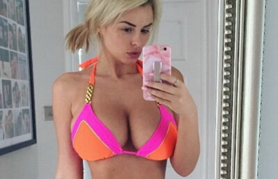 GALERIE FOTO O vedetă mega-cunoscută a pozat super-senzual. Blondina adoră să se dezbrace în fața obiectivului