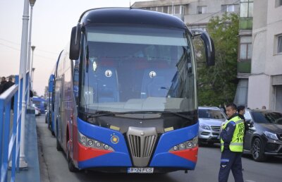 GALERIE FOTO Ce-a fost și ce-a ajuns! Cum arată acum autocarul FCSB » Imagini surprinse la Severin
