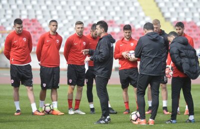 RoboCâinii » Dinamo foloseşte un aparat de diagnostic avansat, pentru a stabili cum trebuie antrenaţi jucătorii alb-roşii