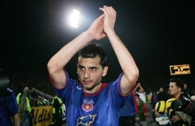Continuă războiul CSA - FCSB » Nicolae Dică, umilit de ultrașii Stelei: "Și tu ești legendă?"