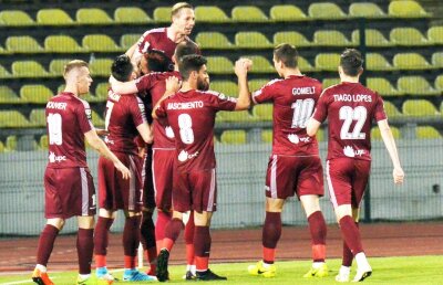 EXCLUSIV Mutări importante la CFR » Cine vine la club ca să construiască o trupă de titlu: Gigi îl făcea blatist în 2009! +  11 fotbaliști care ar putea pleca