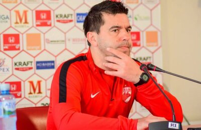 VIDEO EXCLUSIV Detalii despre posibila plecare a lui Contra de la Dinamo! Adevăratul motiv pentru care antrenorul ezită să semneze prelungirea