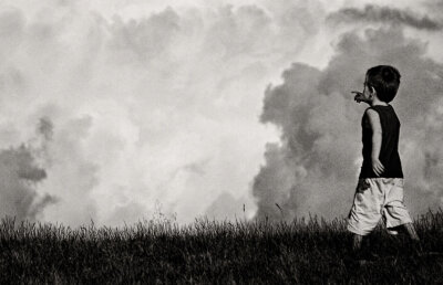 Răspunsuri geniale: un copil de 3 ani îți explică ce e sensul vieții!