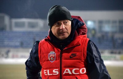 Prima reacție a lui Grozavu după ce echipa sa a fost informată că va călători la cușetă: "E cea mai lungă deplasare, de 30 de ani nu am mai pățit așa ceva"