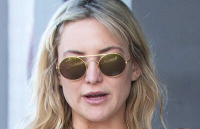 FOTO Angelina Jolie, așa cum nu ai vazut-o niciodată. A pozat ca în revistele pentru adulți