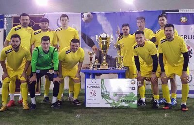 Foști campioni ai României au trecut pe teren mic și luptă pentru o sumă spectaculoasă în Liga Prieteniei