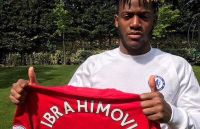 Alături de Zlatan » Joacă la Chelsea, dar îl susține pe starul lui United