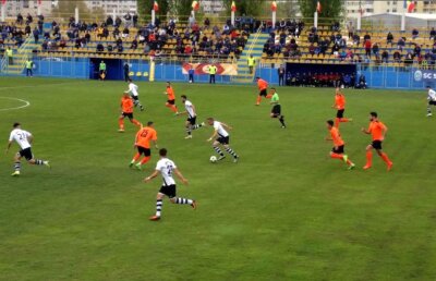 S-au încheiat meciurile zilei din Liga a doua » Liderul Juventus București, înfrângere surprinzătoare » Încă un semieșec pentru FC Brașov