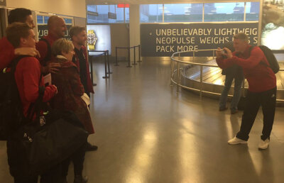 Star anonim la Chicago! Un campion mondial, pus într-o poziție umilitoare de o microbistă: ”Poți să îmi faci o poză cu ei?”