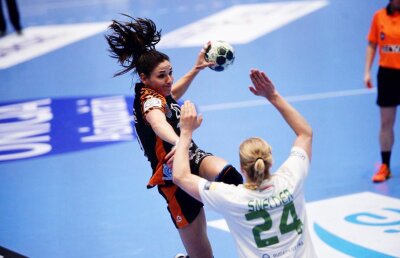 Ultima strigare » CSM București a învins-o pe Corona, 36-26, în ultimul meci înainte de Final Four-ul de la Budapesta