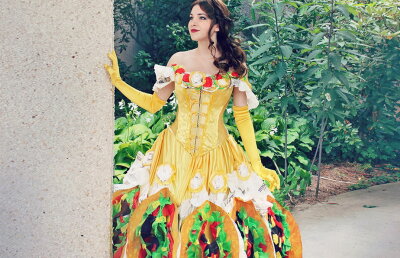 FOTO Nu ai văzut niciodată aşa ceva! Rochia în formă de pizza