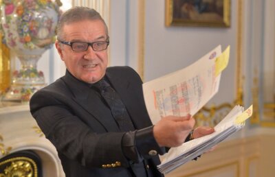 MApN a închis comunicațiile! Armata e acuzată că nu vrea să negocieze cu Becali