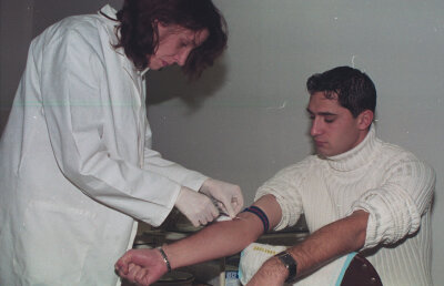 Perle din arhiva foto GSP »  Una din primele fotografii cu Niculescu în ”Groapă”: "Eu știam de Dinamo Kiev atunci, dar am semnat cu Dinamo București"