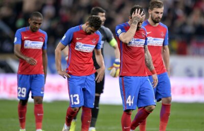 FOTO N-a mai rezistat! Mesajul unui jucător stelist în timpul partidei dintre CSU și Viitorul: "E o glumă"