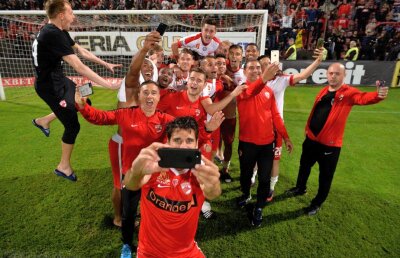 Sursă "galactică" de bani pentru Dinamo » Cum își pot asigura "câinii" un bonus de senzație