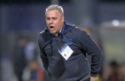 Șumudică, reacție vehementă la adresa arbitrului: "Se face că nu vede!" » Acuză atitudinea celor de la FCSB: "Este o rușine!"