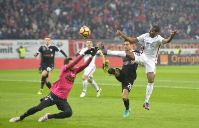 Te așteptai la asta? Lupta la titlu dintr-o altă perspectivă: topul incredibil în care un actual dinamovist e egalul fotbalistului Hagi!