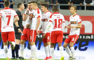 Se destramă Dinamo la finalul sezonului? 9 jucători și antrenorul sunt pe picior de plecare