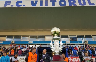 GALERIE FOTO Așa se trăiește lupta la titlu! 15  de imagini din cele trei finale care au stabilit campioana 