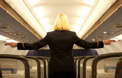 VIDEO Asta nu știai! Ce mesaje secrete își transmit stewardesele atunci când comunică în timpul zborului prin semne