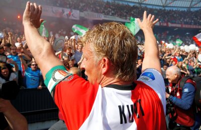 Dirk Kuyt s-a retras la trei zile după ce a reușit hat-trick-ul care a făcut-o pe Feyenoord campioană după 18 ani » Ce va face din vară olandezul