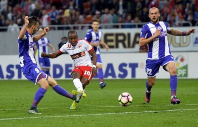 FOTO Două goluri anulate eronat lui Dinamo în finala Cupei Ligii cu ACS Poli Timișoara!