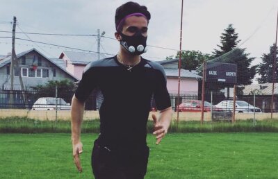 VIDEO » Lansatorul de asisturi » Ronaldo Deaconu și-a improvizat un adevărat poligon acasă pentru a se pregăti suplimentar