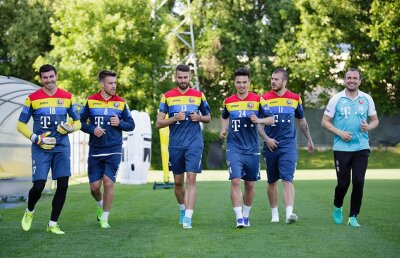 FOTO 5 "tricolori" au ajuns la Mogoșoaia pentru "dubla" cu Polonia și Chile