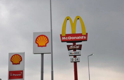 Fotografie incredibilă la un McDrive. Toată lumea a rămas mască!