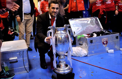 FOTO Clau-gol a devenit Mister Niculescu » Cum și-a resuscitat "Lunetistul" echipa în pauza finalei: "Dădeați apa cu mătura!"