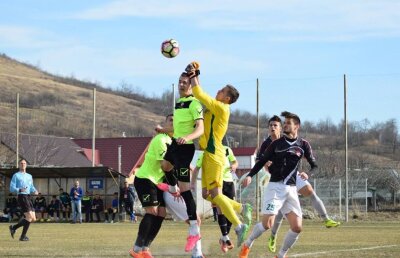 GALERIE FOTO Scenariu de film în Seria I din Liga a 3-a! Golul unui portar în ultima fază a scos din buzunar promovarea unei formații