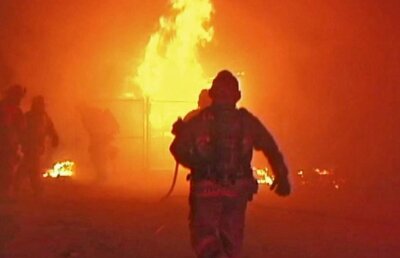 VIDEO Scene teribile și o salvare ca la carte! Cum a scăpat o familie dintr-un incendiu