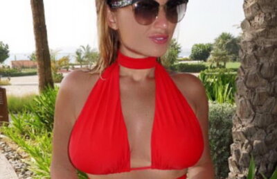 FOTO Imagini incendiare cu o proaspătă mămică. Arată incredibil de bine!