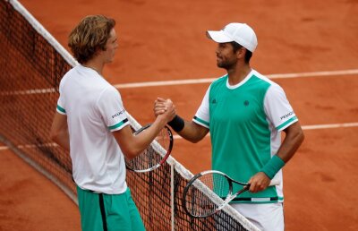 Eliminare surpriză pe tabloul masculin de la Roland Garros » Noua speranță a tenisului mondial a pierdut în primul tur