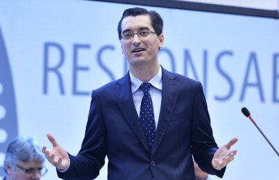 Un fost oficial dinamovist îl vede pe Burleanu drept drept favorit pentru un nou mandat la FRF: "Ar câștiga și fără campanie"