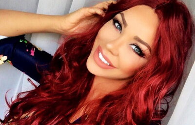 FOTO Era blondă, însă acum şi-a schimbat total culoarea părului. Uite cum arată noua Bianca Drăguşanu!