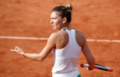 FOTO  Victorie de control » Halep e în turul 3 la Roland Garros! Cu cine va juca + declarațiile Simonei după meci