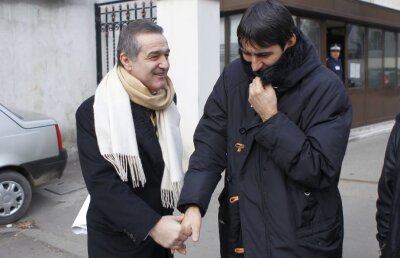 Pițurcă revine la atac, după ce Becali a pierdut procesul cu CSA: "Această echipă nu are un nume" + Se contrazice cu Tudorel Stoica