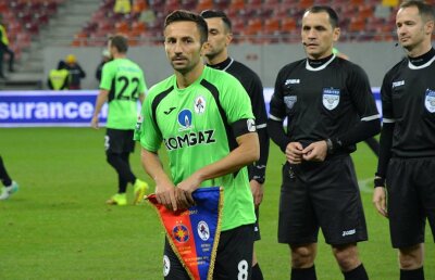 VIDEO EXCLUSIV Se retrage fotbalistul-politician din Liga 1! Superdezvăluiri făcute chiar de el: are peste 300 de meciuri, dar se putea retrage la mai puțin de 20 de ani + de ce a ales politica și care a fost cel mai greu moment al carierei