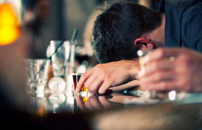 FOTO S-a trezit acasă după o noapte de beție și nu i-a venit să creadă ce a găsit în telefonul său