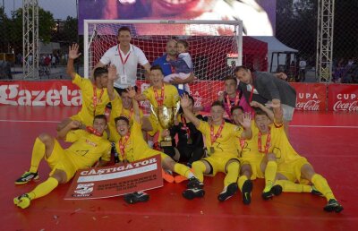 UPDATE // VIDEO + FOTO CTF Mihai I a câștigat finala Cupei Coca-Cola la băieți, iar LPS Cluj s-a impus la feminin! Cele două formații au început petrecerea