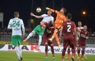 EXCLUSIV Ultimul meci i-a convins pe ardeleni » Dan Petrescu a ochit un fundaș central din Liga 1