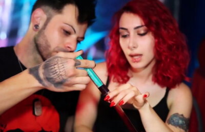 VIDEO & FOTO Așa ceva nu ai mai văzut niciodată! Își beau sângele, exact ca vampirii