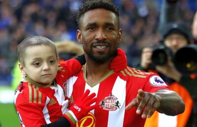 Mama copilului care nu se mai desparte de Jermain Defoe dezvăluie: "Bradley mai are câteva săptămâni de trăit"
