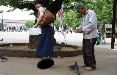 VIDEO & FOTO Moda o ia razna. Uite cel mai ciudat model de pantof care a fost inventat vreodată!