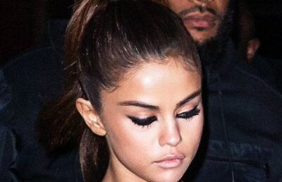 GALERIE FOTO A arătat tot! Selena Gomez, într-o rochie transparentă