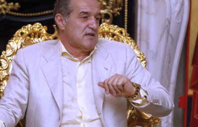 EXCLUSIV Toate detaliile despre transferul realizat de FCSB » Cât a plătit Becali și la ce jucători renunță steliștii